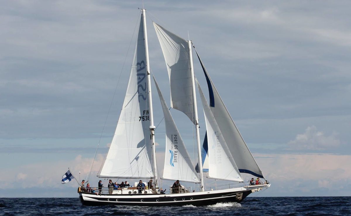 A real coastal experience on board Fiia